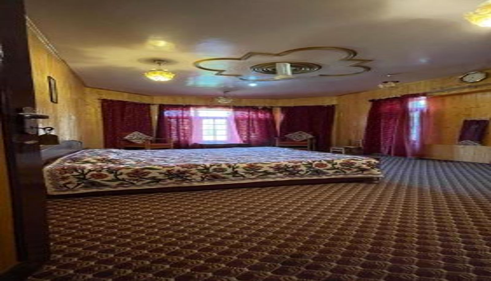 Room - Dilaram Guest House