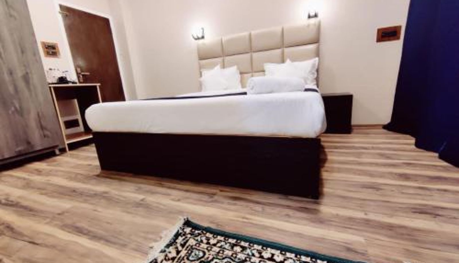 Zimmer - Gulshan Palace By Seven Hills Srinagar By Him Haults Hospitality