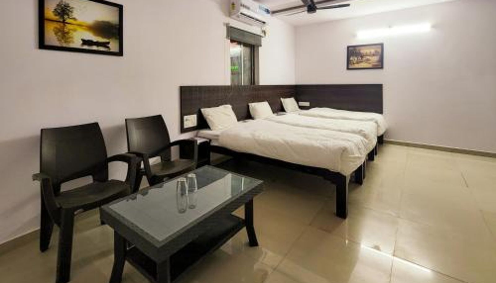 Family room - Shivani Inn Hotel & Banquet