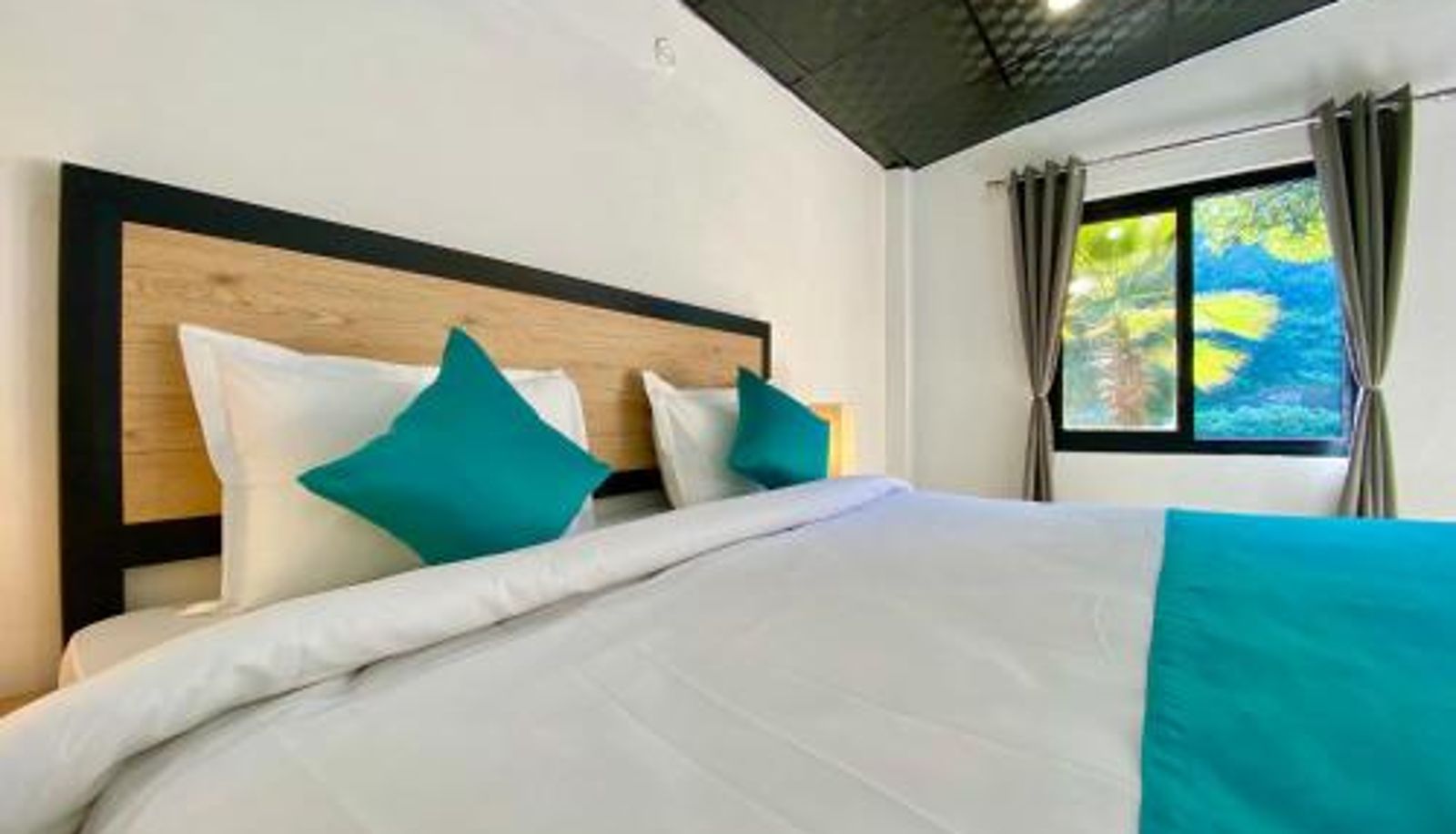 Room - Euphoric River Resort