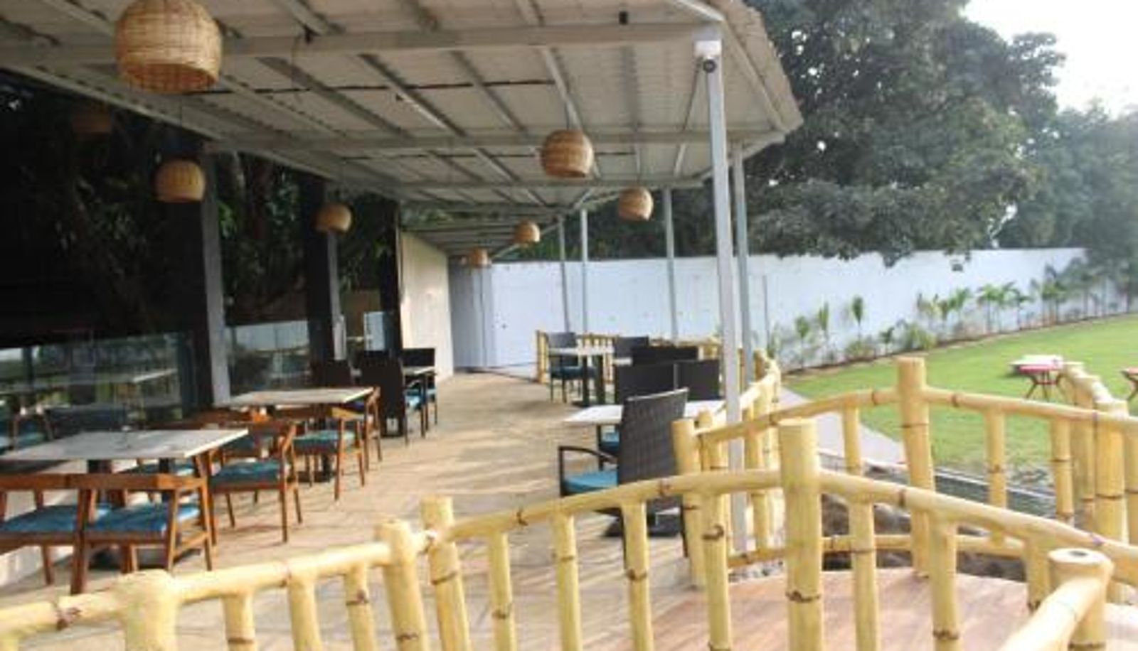 Sala prima colazione all'interno del ristorante - Mango Leaf Lake Resort