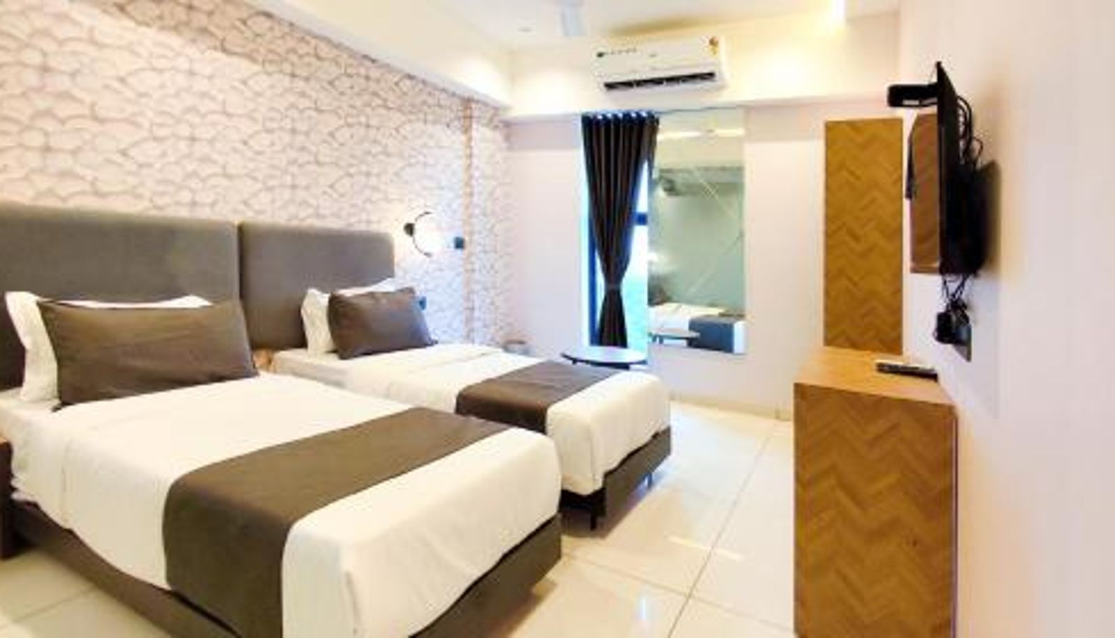 Info - Hotel Nova Bizz