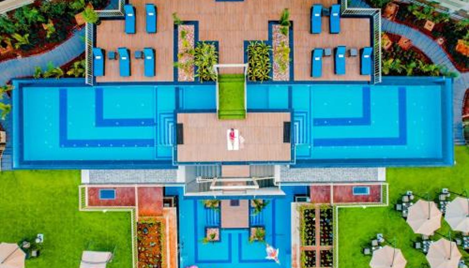 Piscina - The Cliff by Zuper - Panchgani