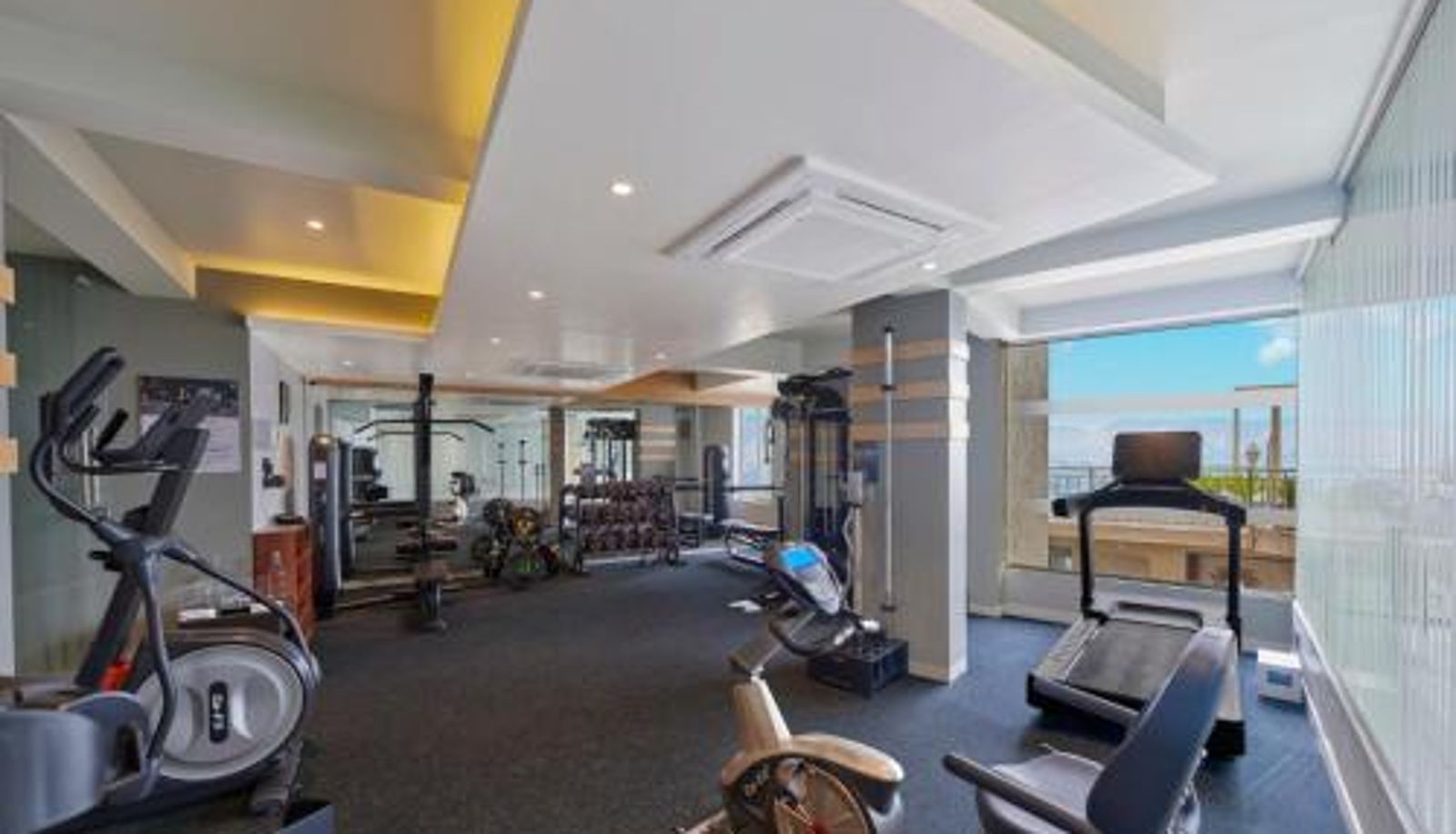 Zona de bienestar y gimnasio - The Cliff by Zuper - Panchgani