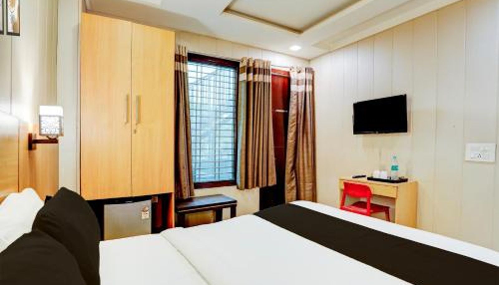 Tripla - Hotel O Rohini Sector 24