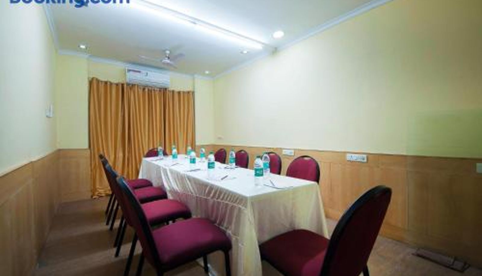 Info - The Oakland plaza - Nehru Place by Orion Hotels