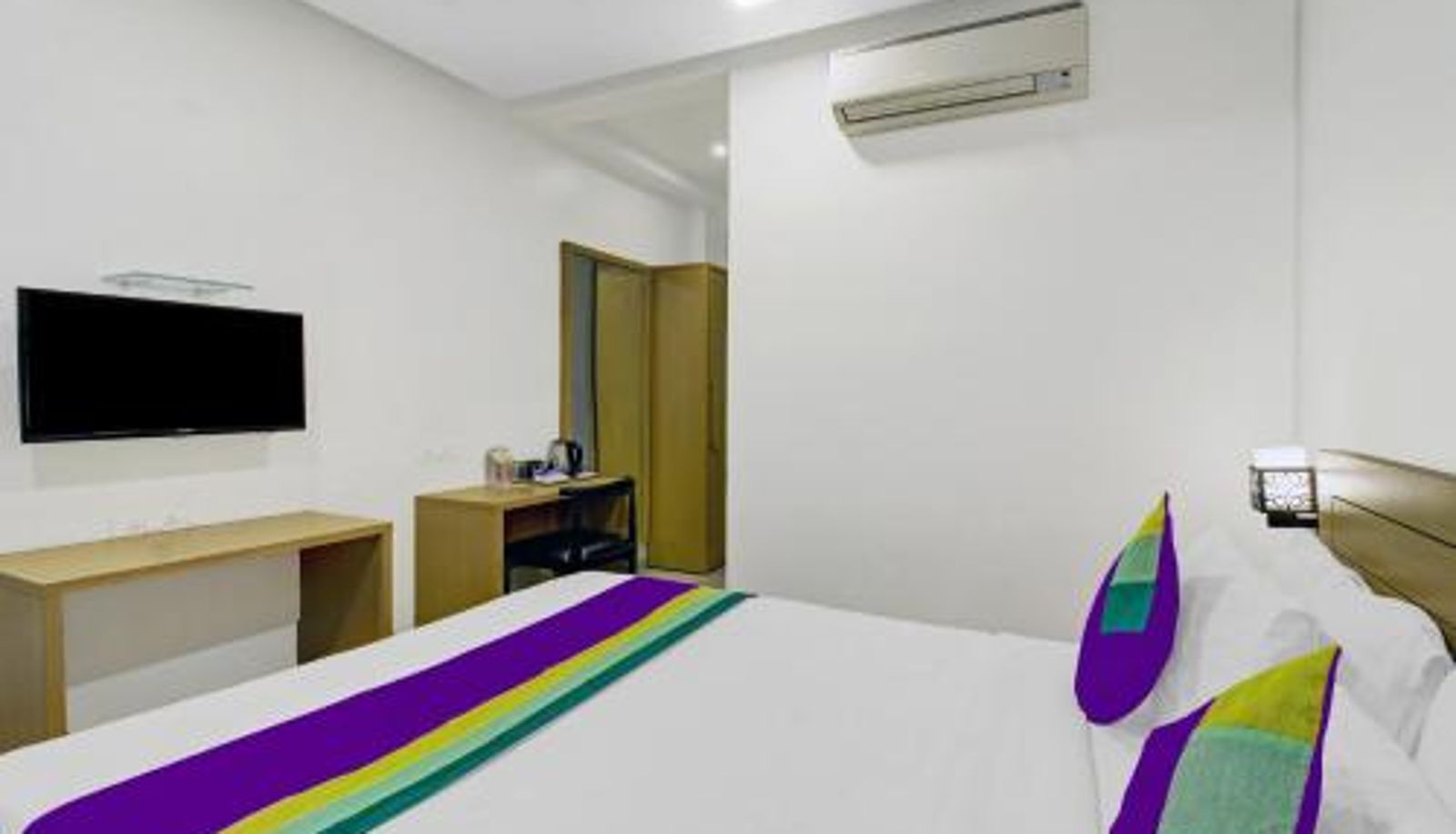 Room - Treebo Premium Brijinn