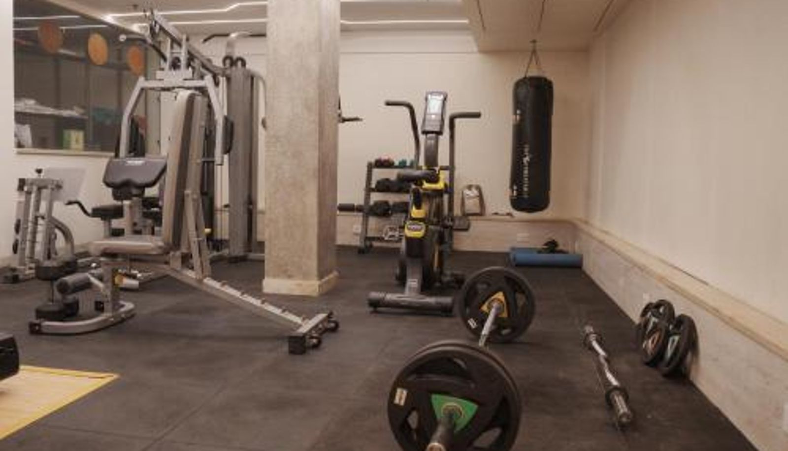 Wellness- und Fitnessbereich - Empire Platinum Suites-Central Delhi