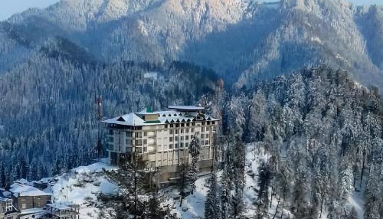 Buitenruimte van het hotel - Hotel Greenberry Narkanda