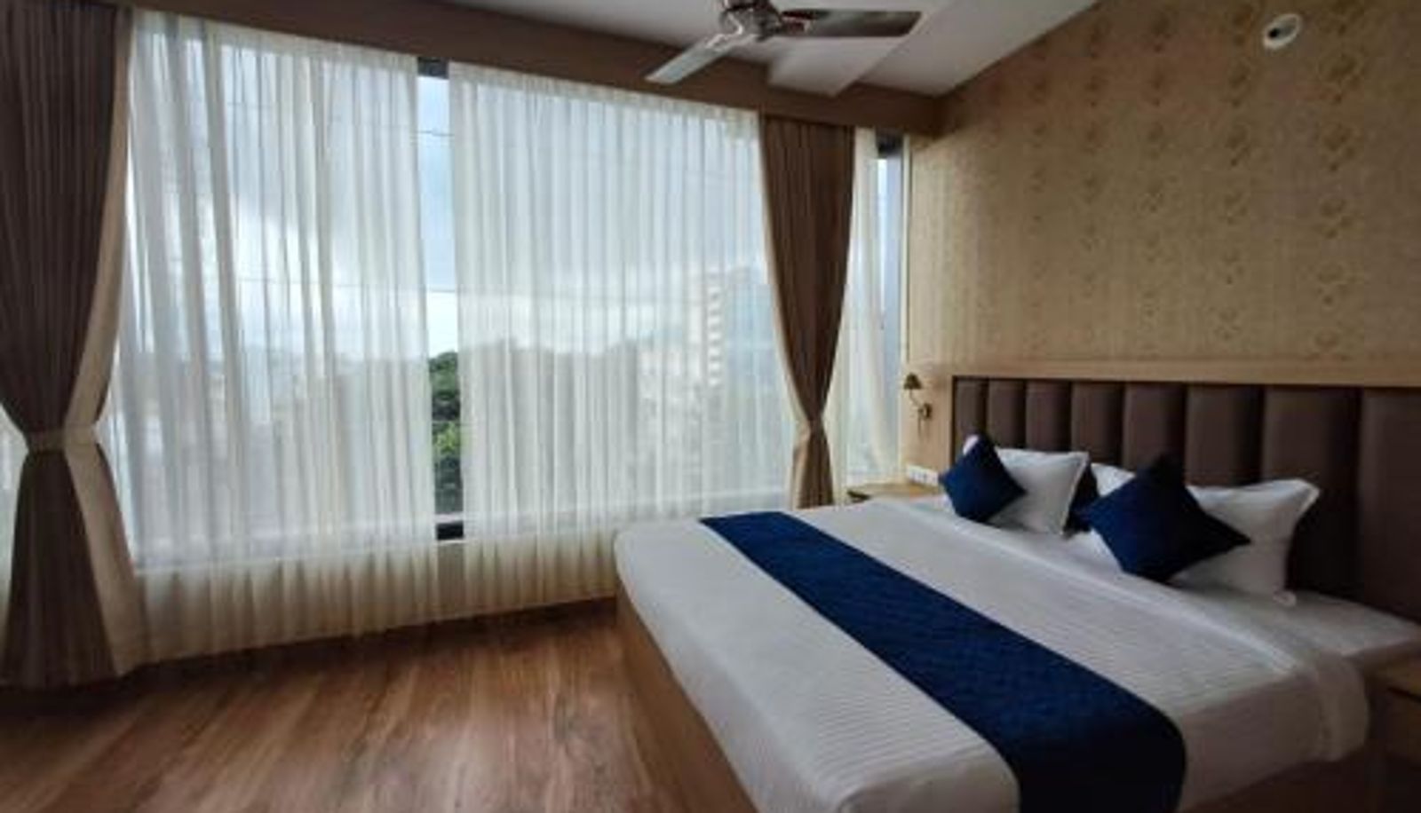 Zimmer - Sky Inn