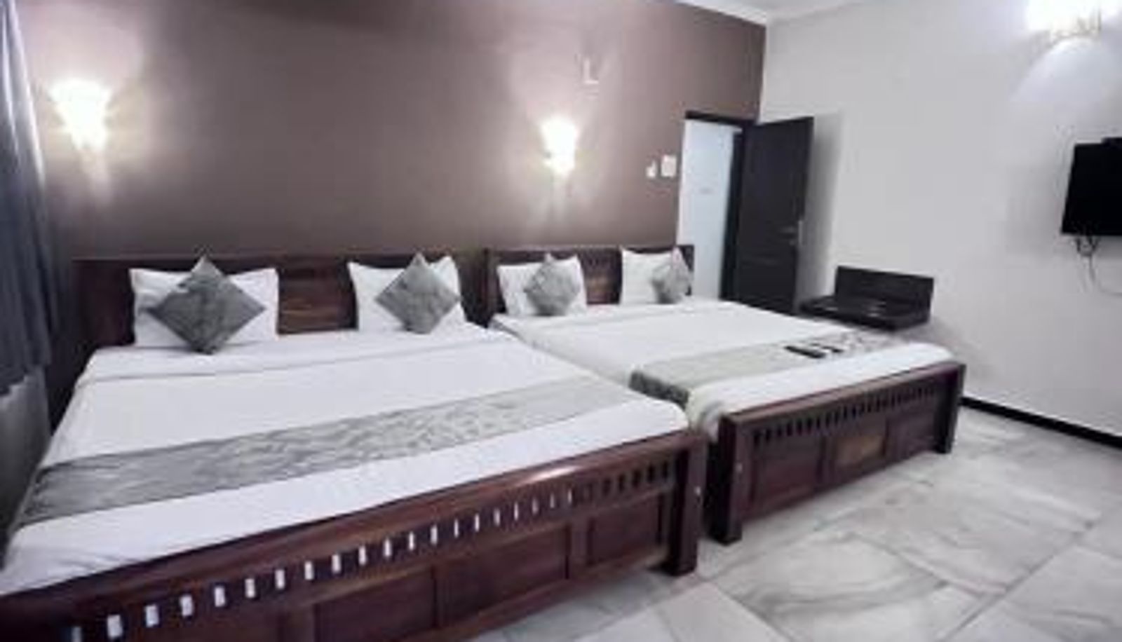 Info - Le Grace Annasalai