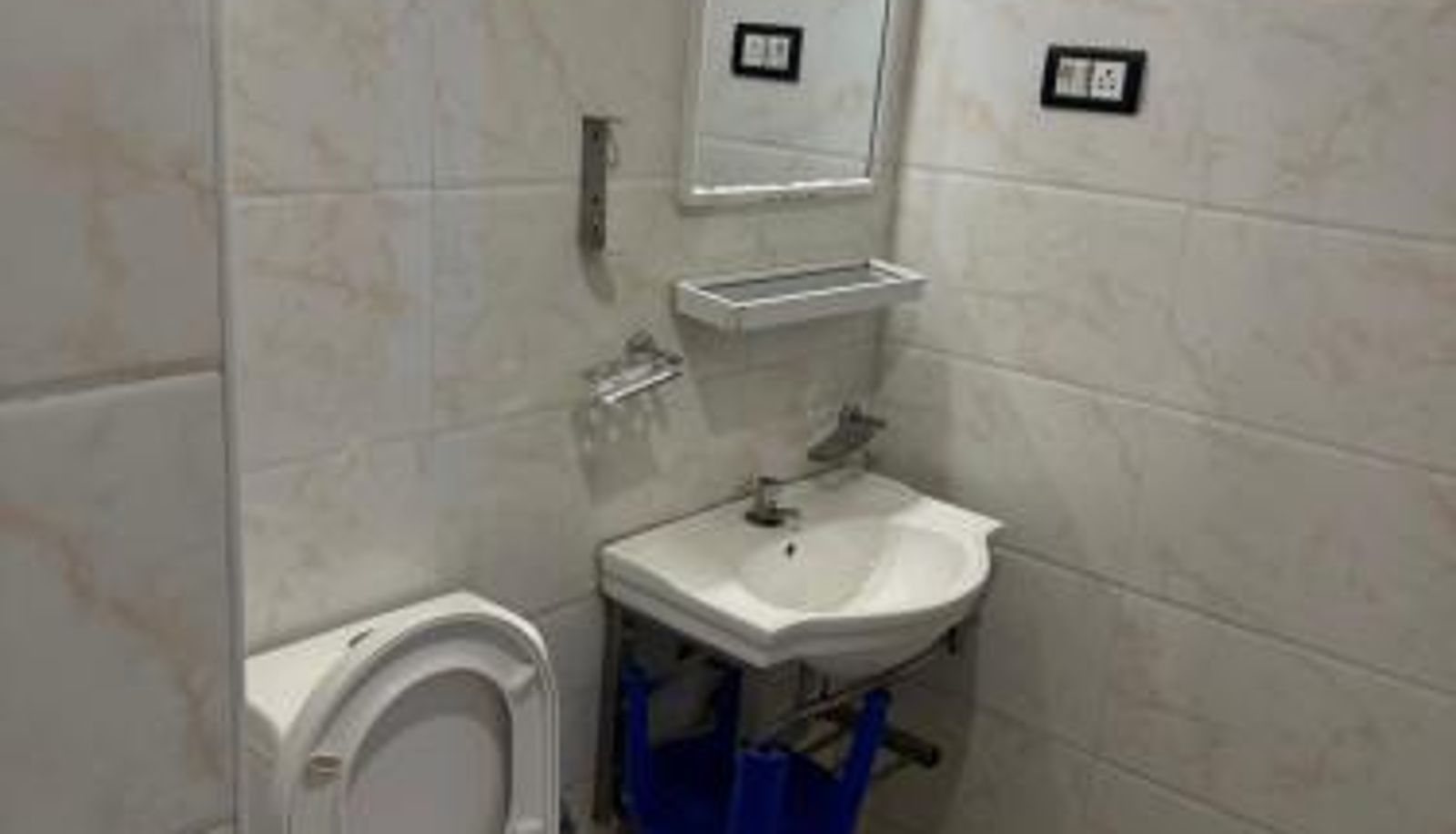 Info - Gulnaar Inn Near US Counsulate Sankar nethralaya Apollo Hospital