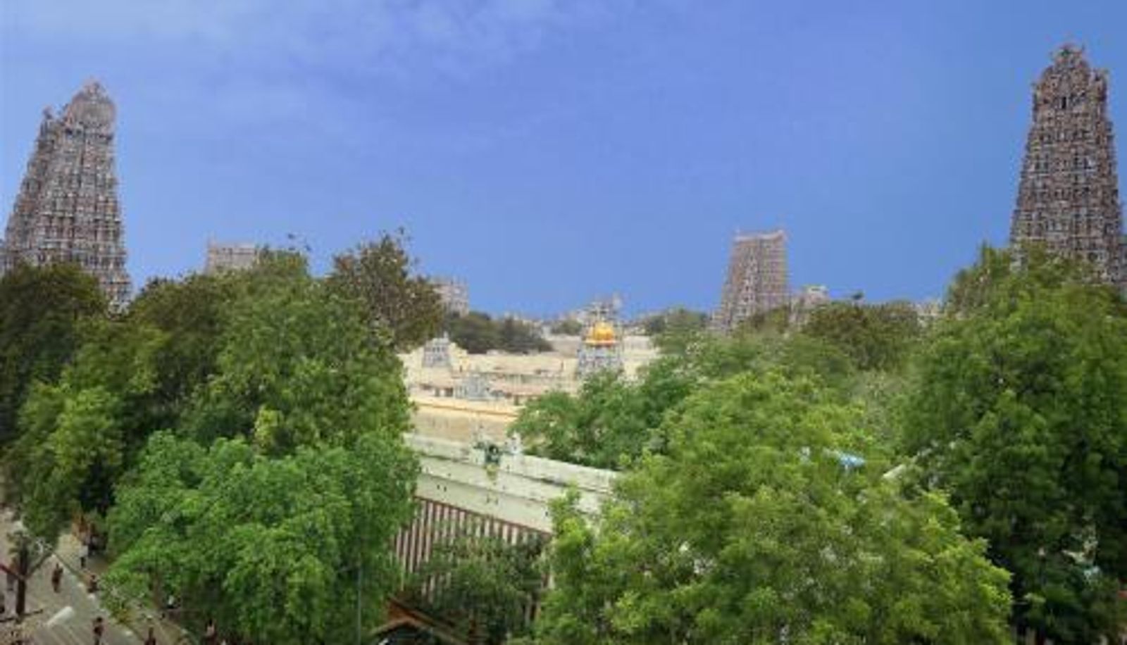 Zimmer - Hotel Sabareesh Plaza