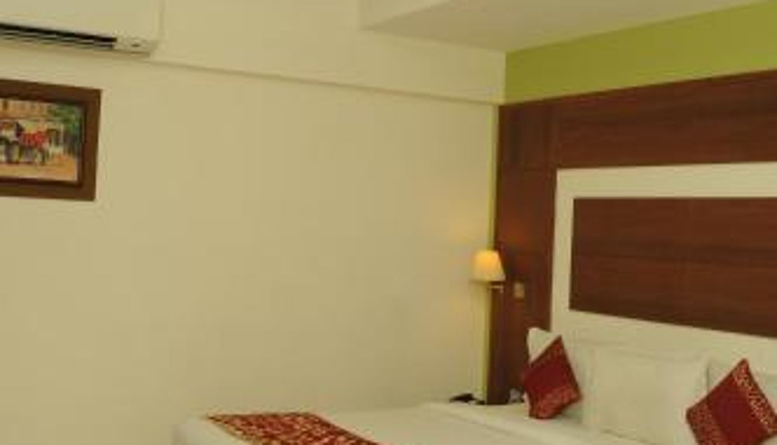 Zimmer - Ponnis Grand Inn