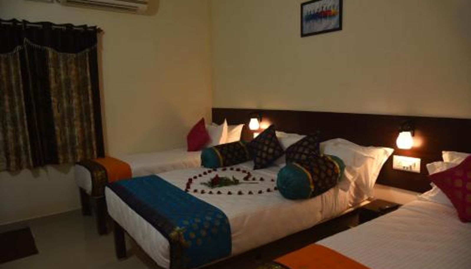 Camera - Kumbakonam Inn Hotels - Kumbakonam Inn Stay