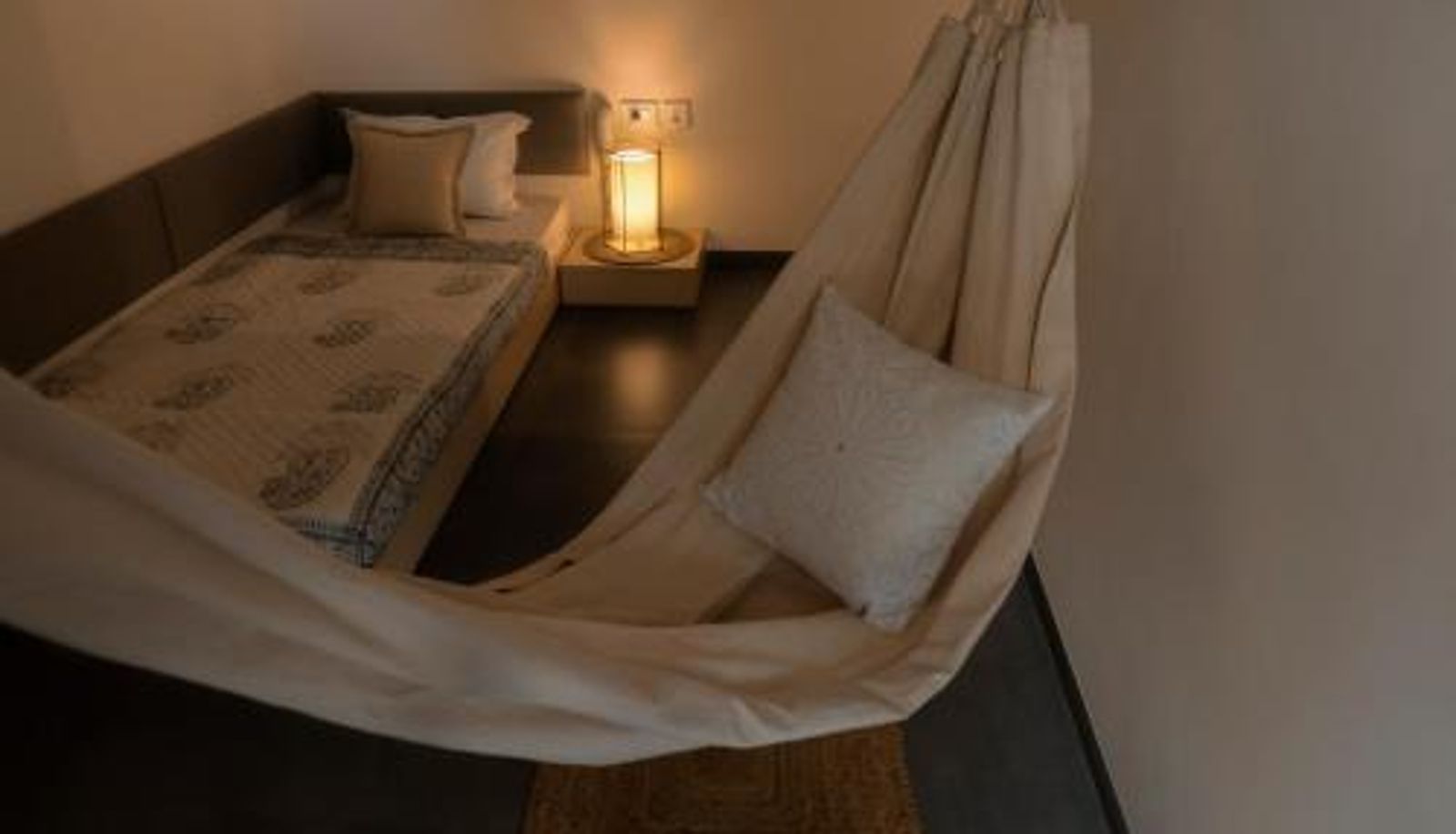 Zimmer - The Art Ghar