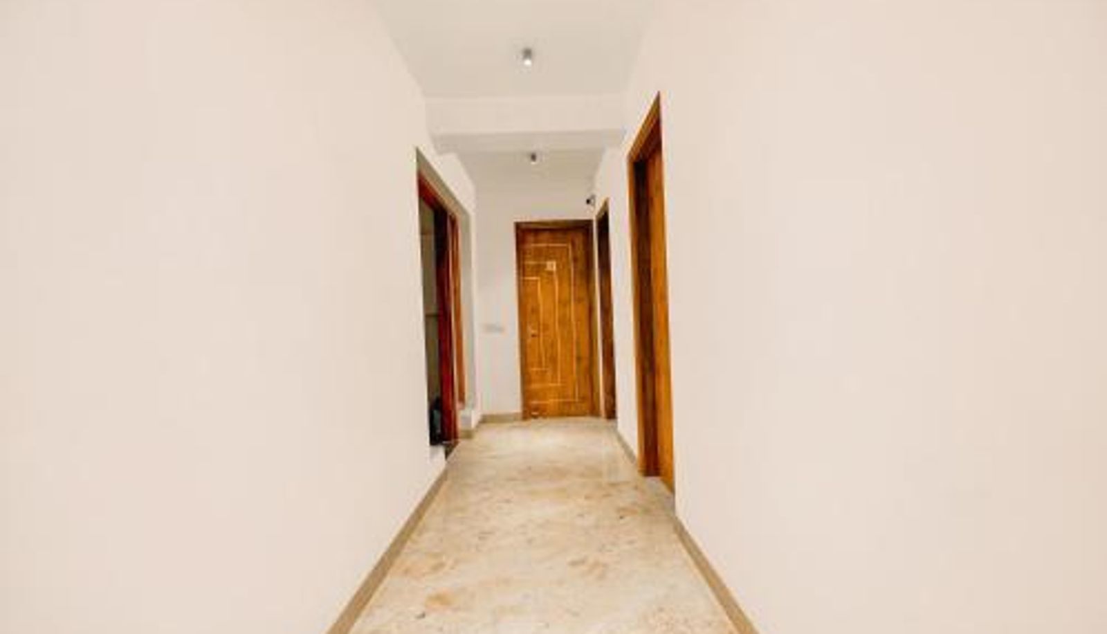 Recepción - FabHotel Amrit Residency