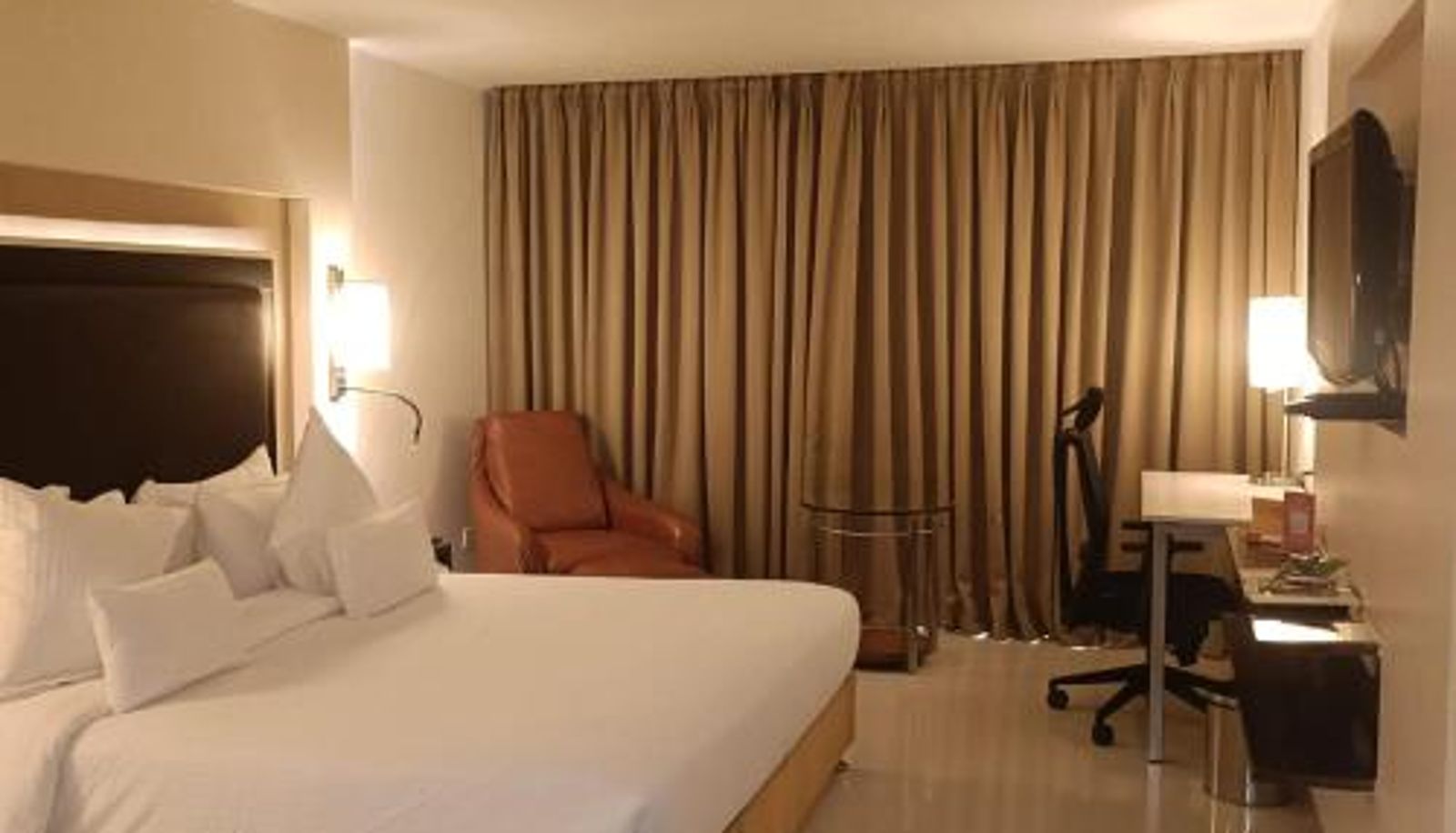 Zimmer - Royal Park Kakinada