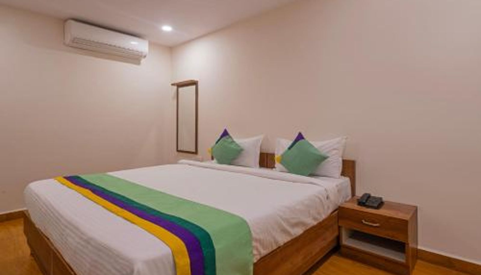Zimmer - Gachibowli DLF Treebo Purva Crest
