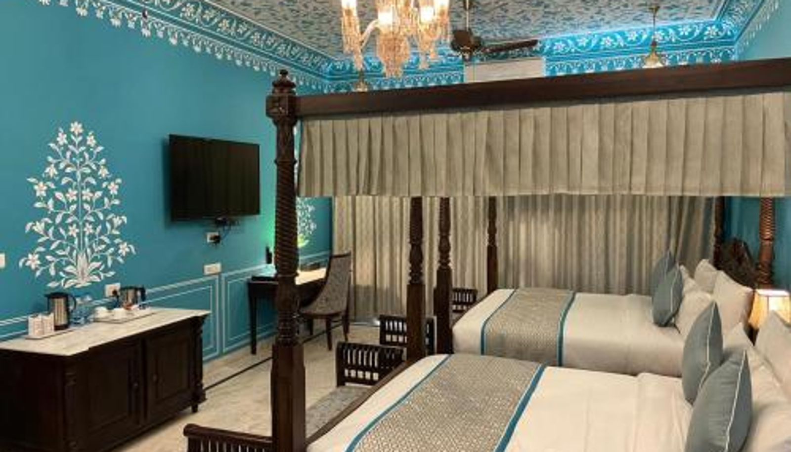 Zimmer - Umaid Farm Resort- A Legacy Vintage Stay In Jaipur