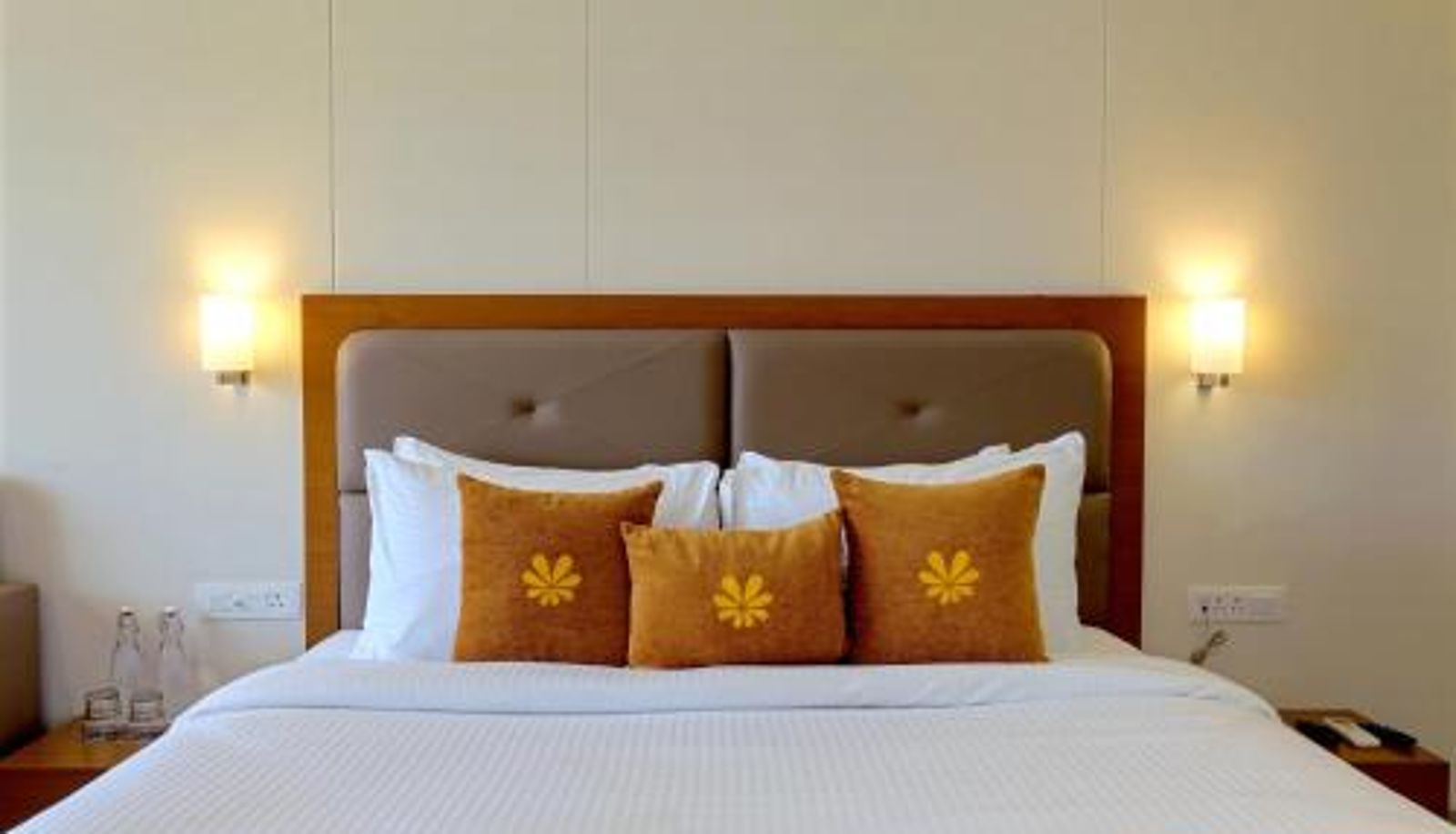 Info - The Gold Beach Annexe