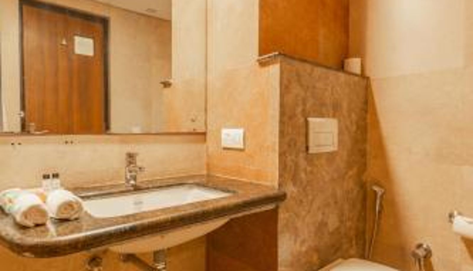 Bathroom - Whispering Palms Hotel Jaipur