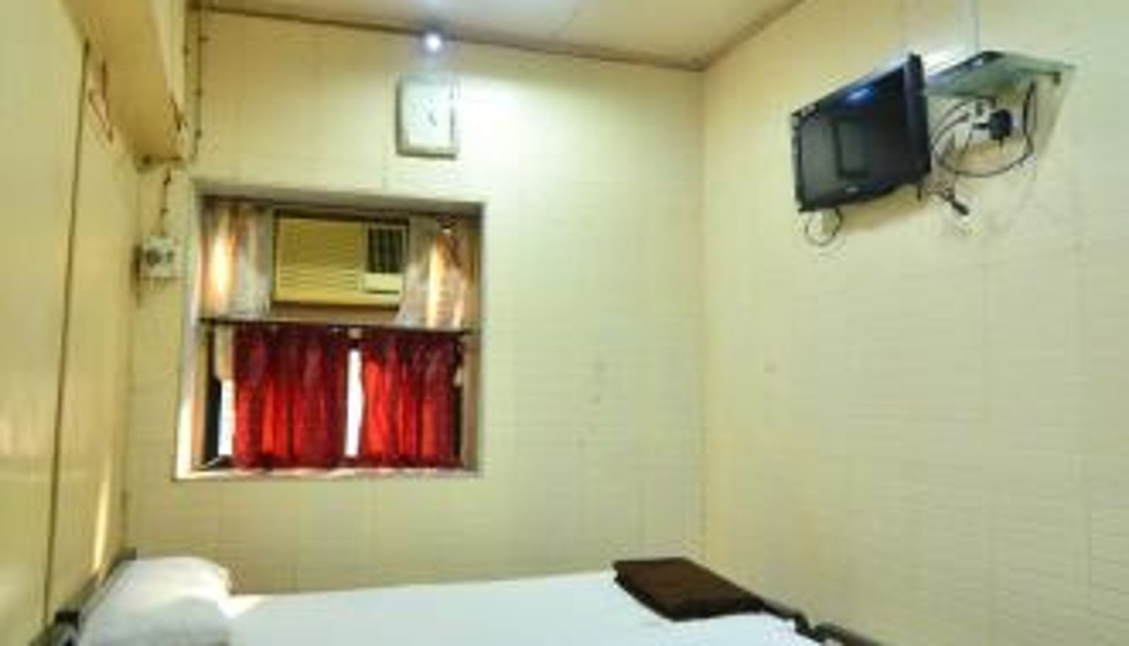 Camera standard - Shri Laxmi Lodge