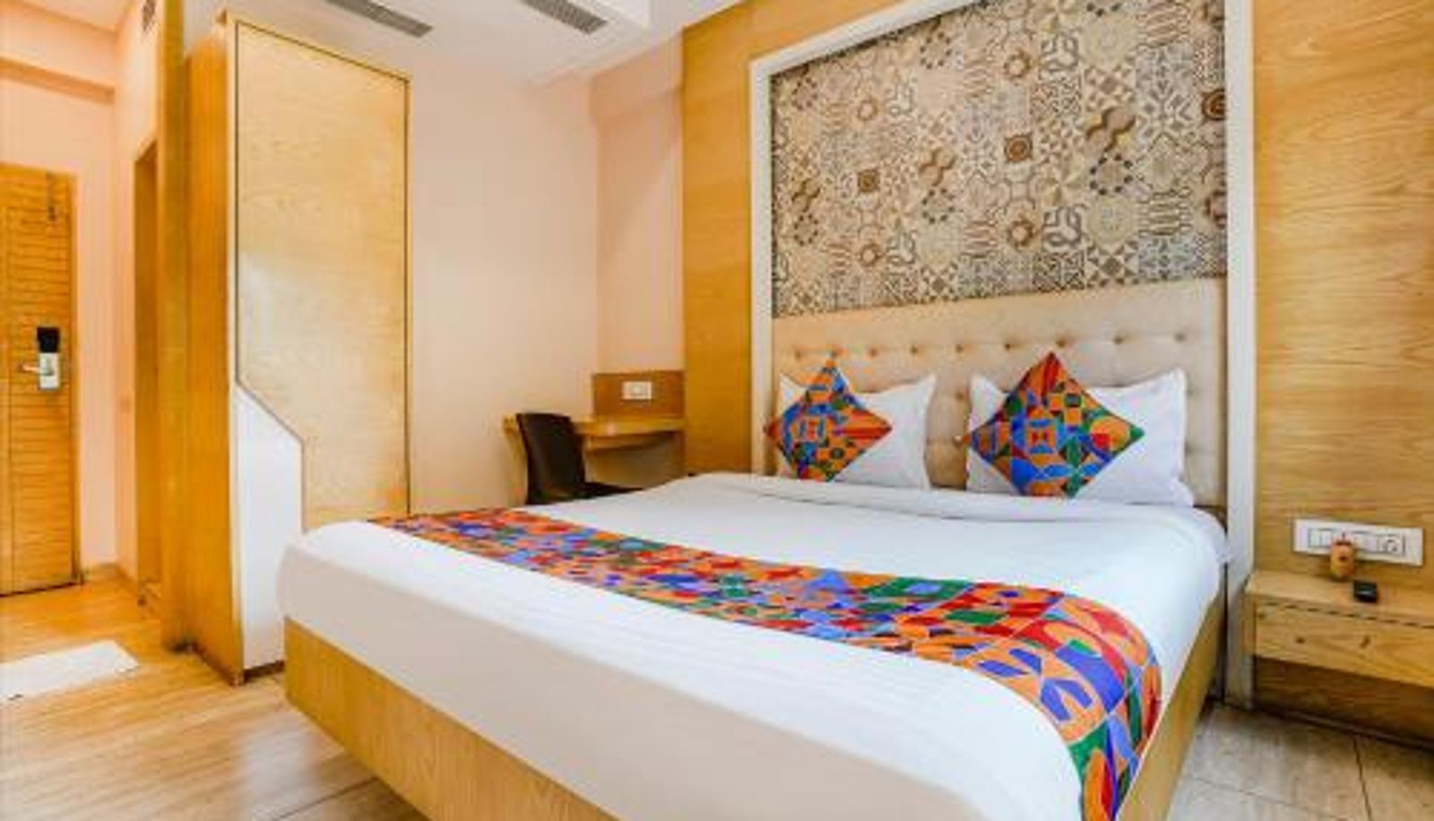 Zimmer - FabHotel Neelkamal - Chembur