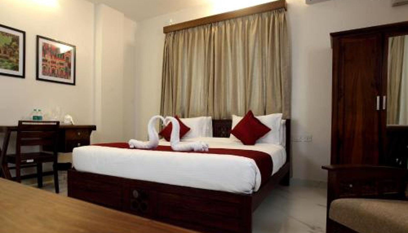 Habitación - Hotel Crimson Lotus