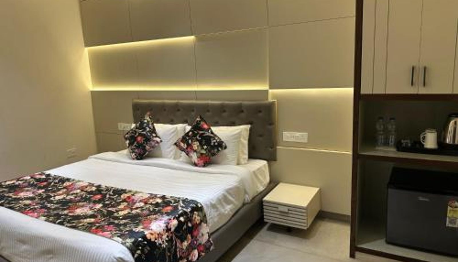Kamer - Hotel Moon Inn JUST 2 MIN WALK FROM GOLDEN TEMPLE & JALLIANWALA BAGH