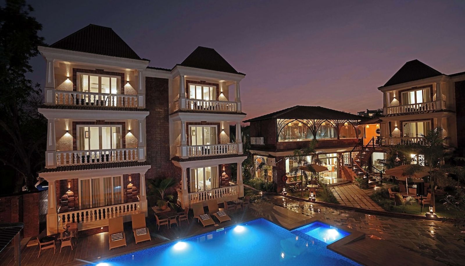Piscina - GRAND CONTINENT ANJUNA GOA A SAROVAR PORTICO AFFILIATE HOTEL