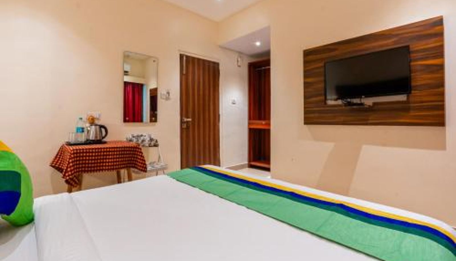 Room - Treebo Express Inn