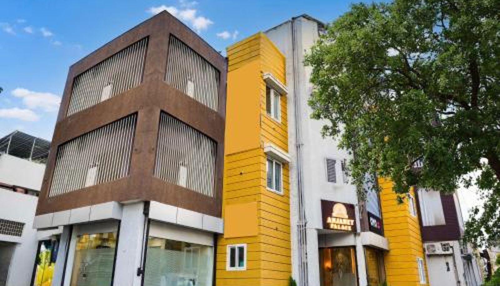 Info - HOTEL O ANJANEY PALACE