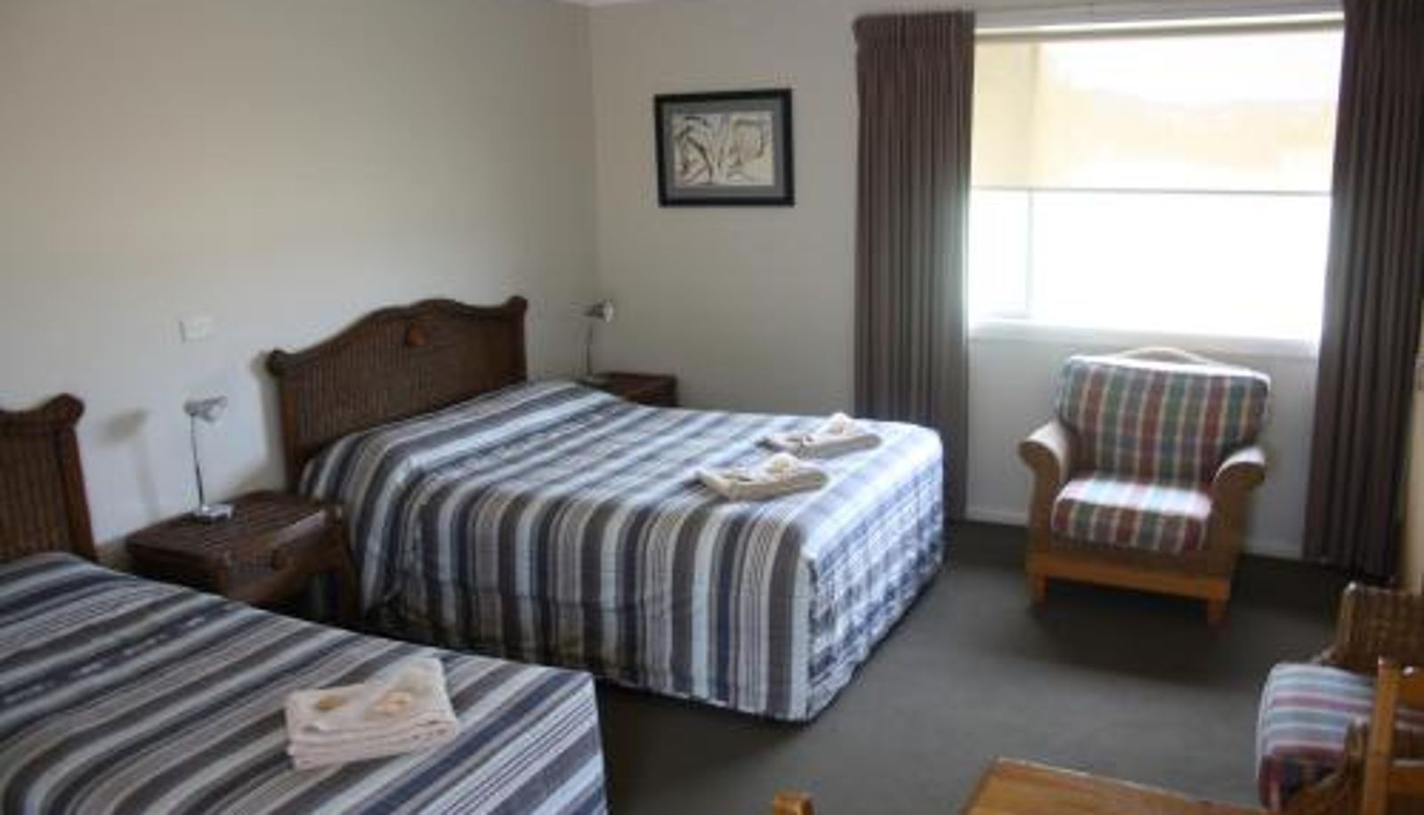 Info - Isis Motel Scone