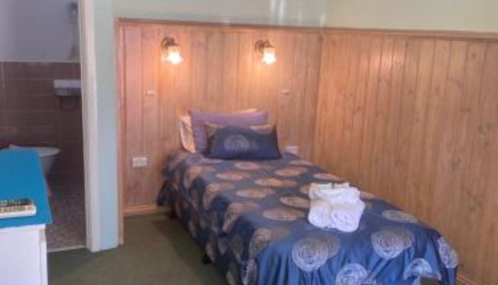 Room - Paddle Steamer Motel