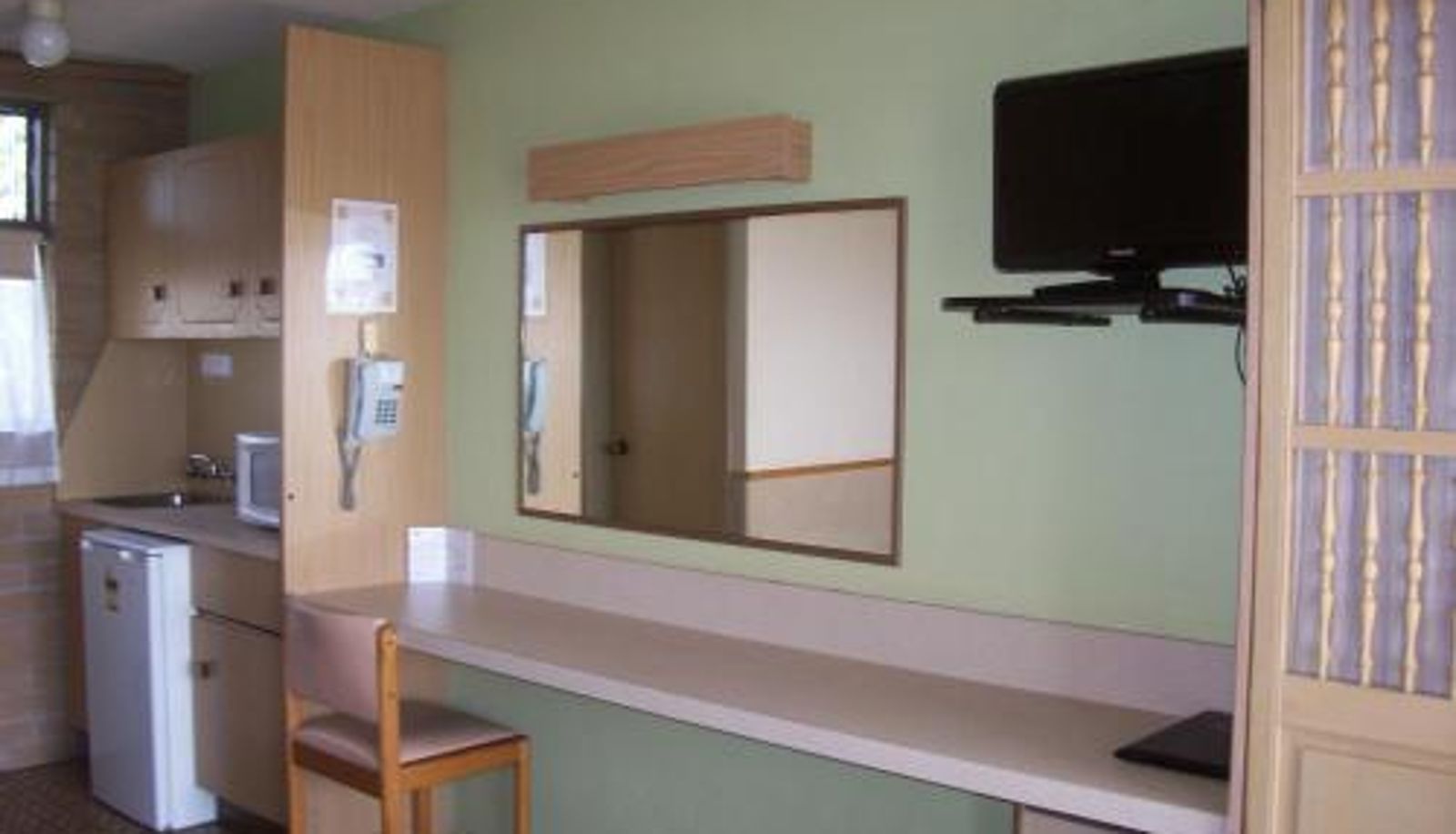 Room - Town Centre Motor Inn