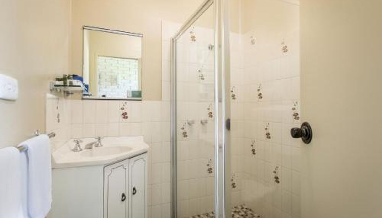 Badezimmer - Allamar Motel