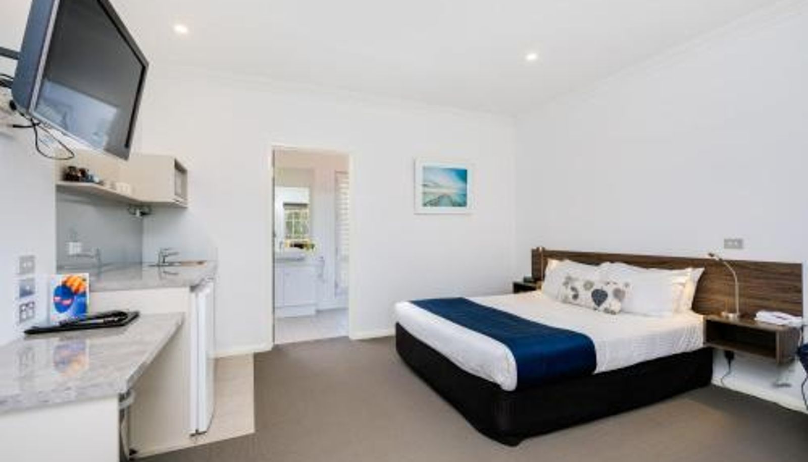 Room - Commercial Golf Resort