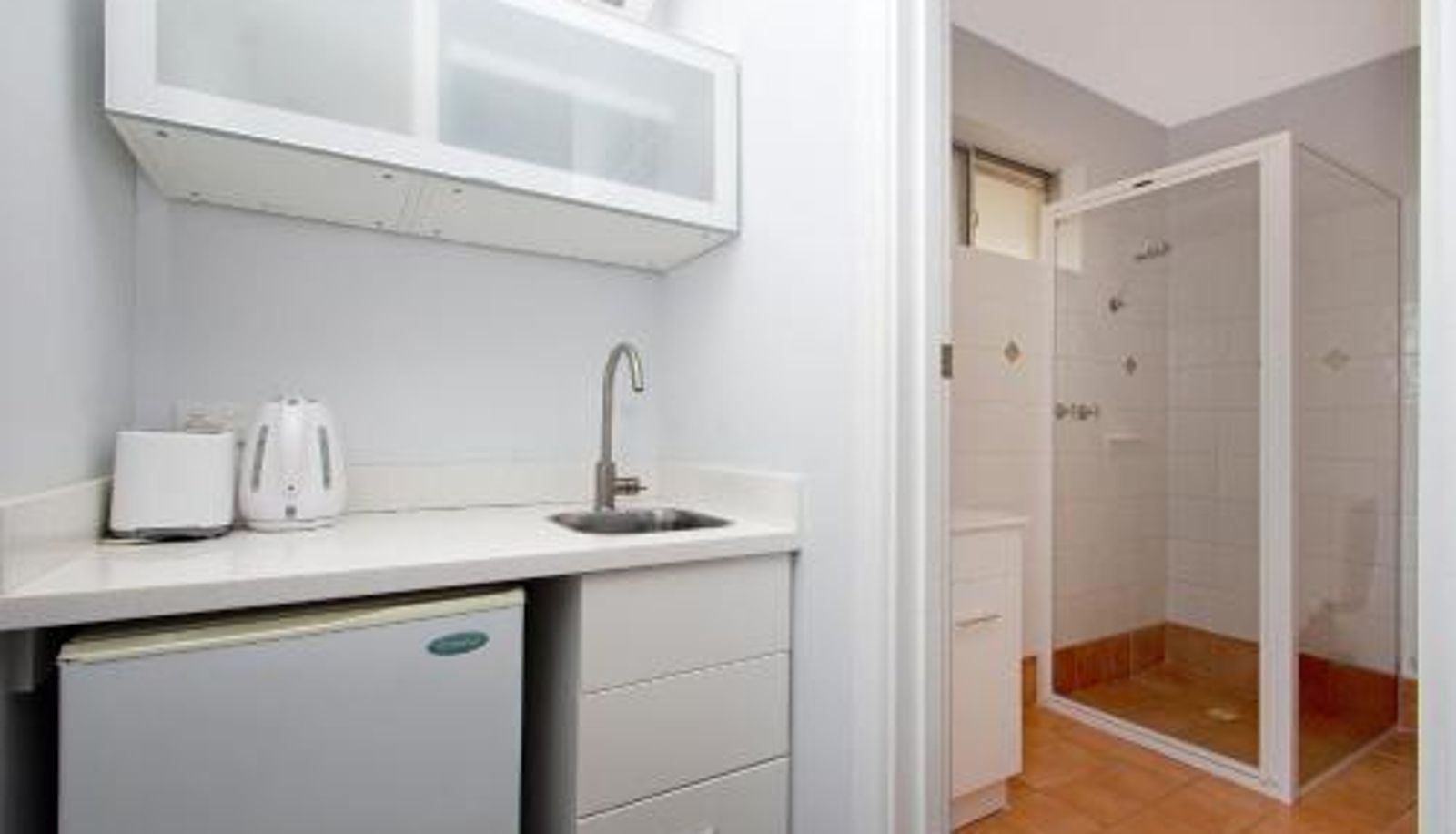 Bathroom - Busselton Gale Street Motel & Villas