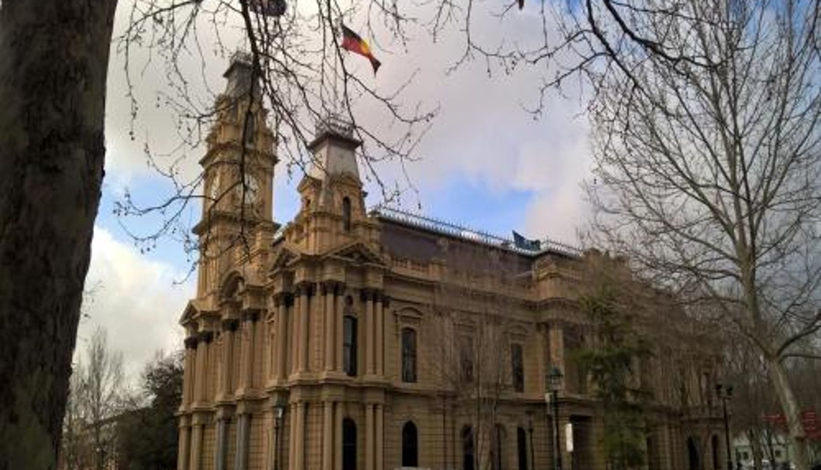 Info - CROWN CBD Hotel - Oil Friendly Price
