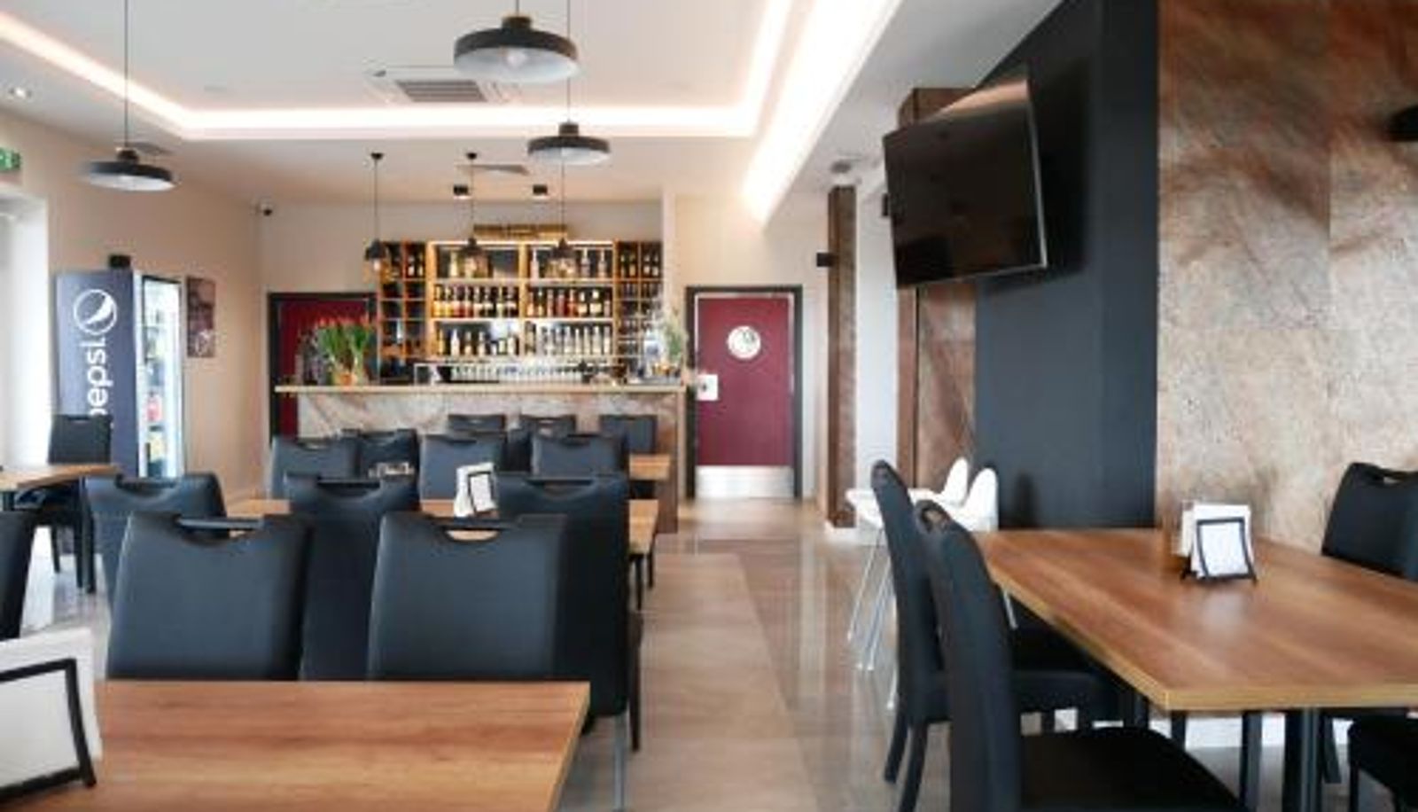 Sala prima colazione all'interno del ristorante - PRZYSTANEK ROSZKÓW -NOCLEGI i RESTAURACJA