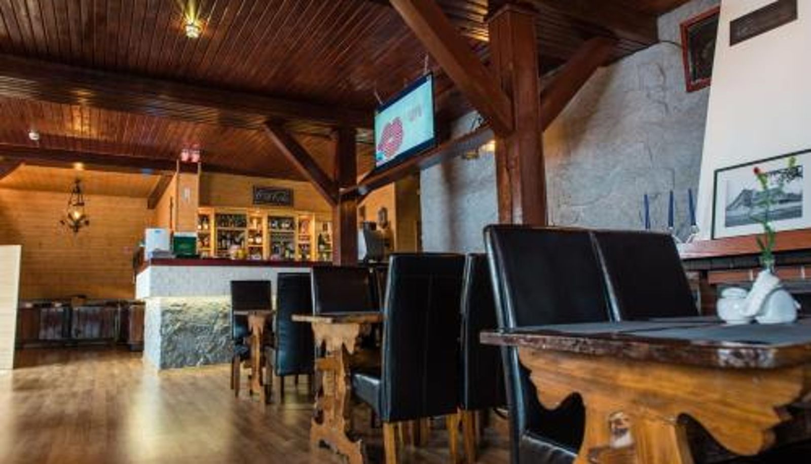 Sala de desayunos dentro del restaurante - Zajazd Góra Św. Anny