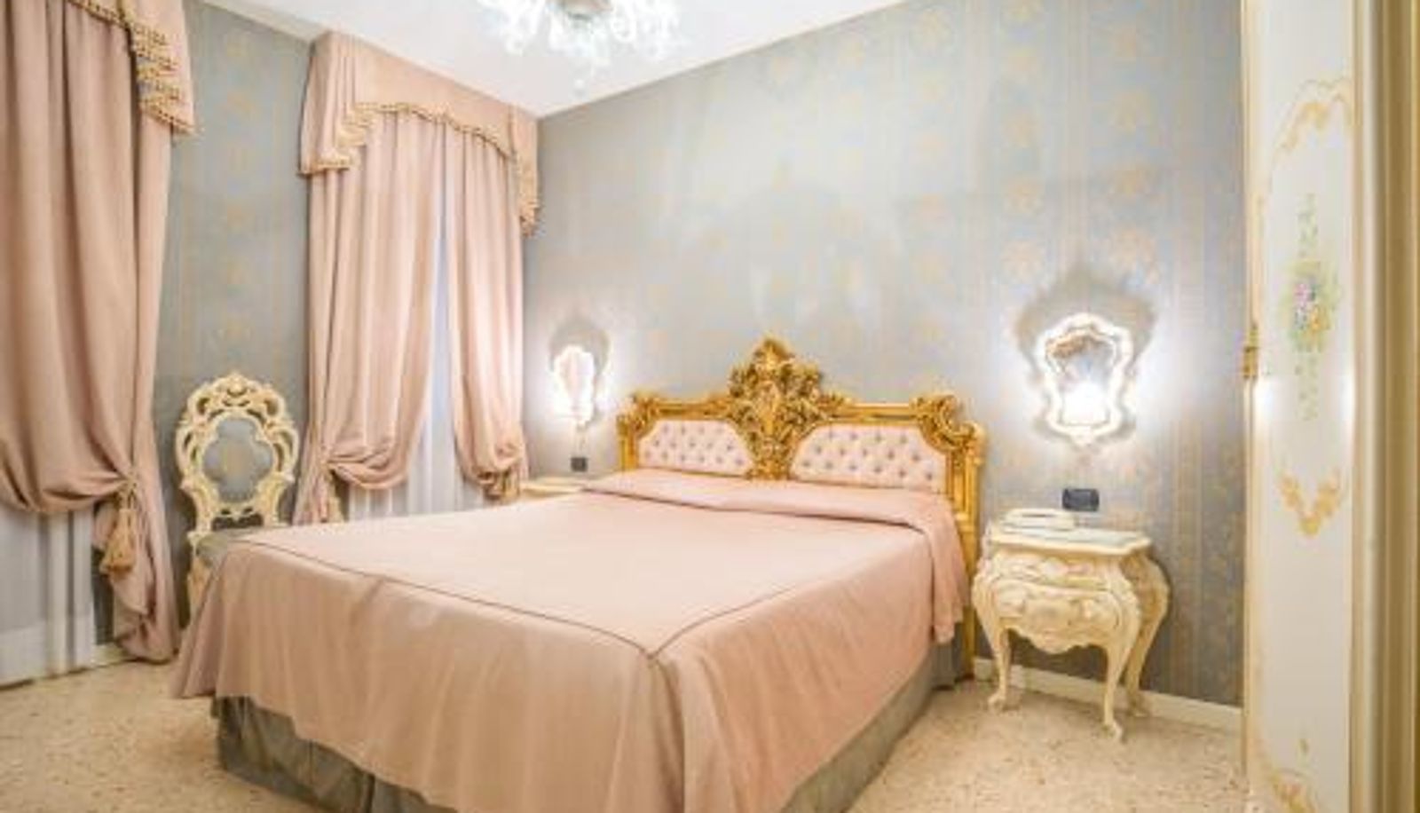 Room - Dimora Marciana