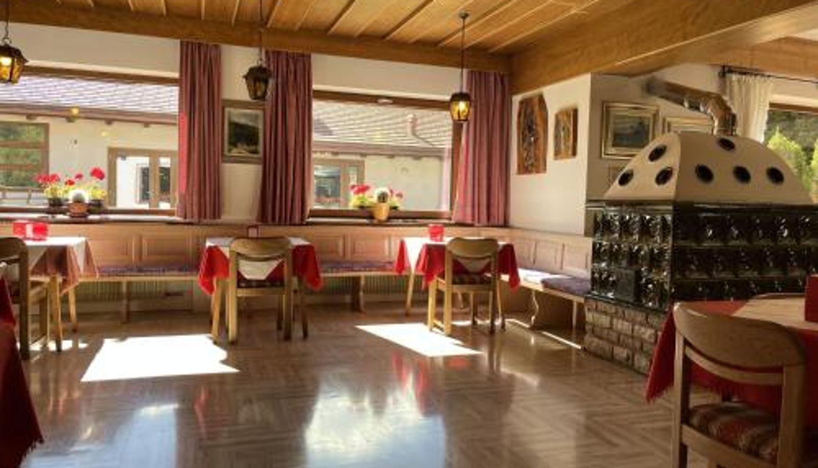 Frühstücksraum innerhalb des Restaurants - B&B Bucaneve