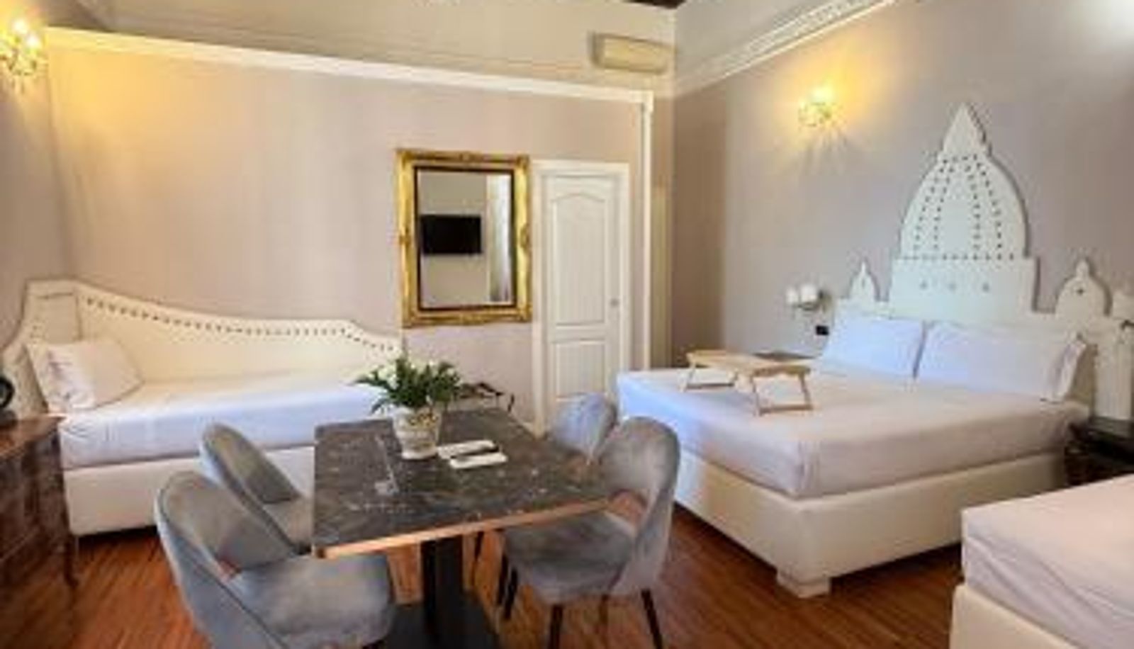 Suite - I TRE MOSCHETTIERI - D'ARTAGNAN Luxury Guest House