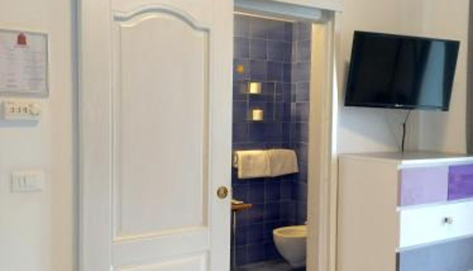 Room - B&B Mini Hotel Incity-close train station and port-