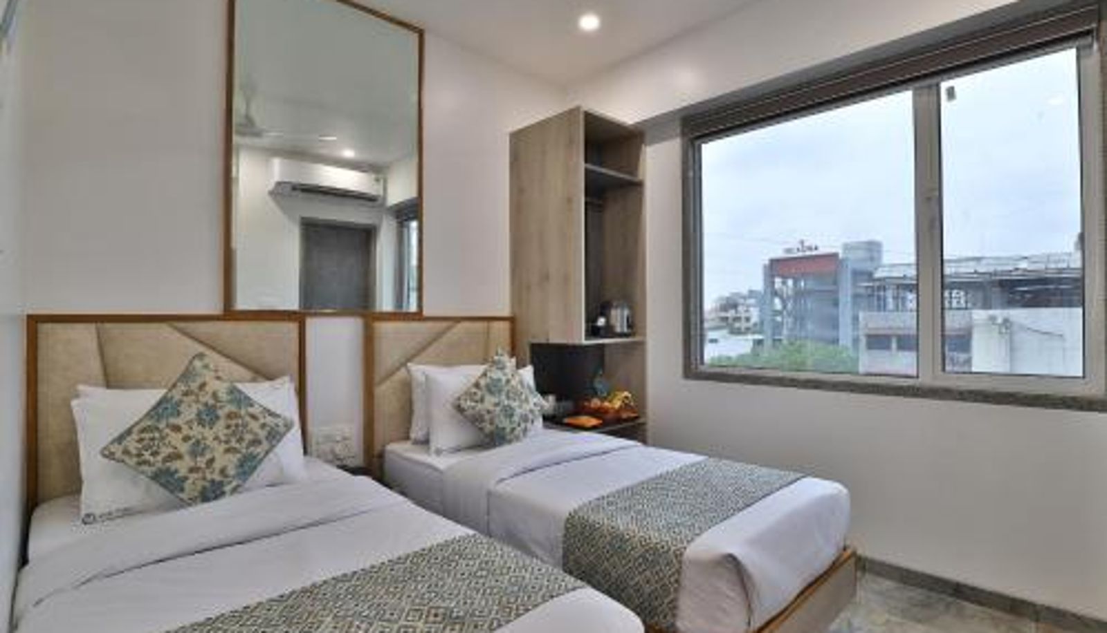 Habitación - Surat 7 Orbit Hotel
