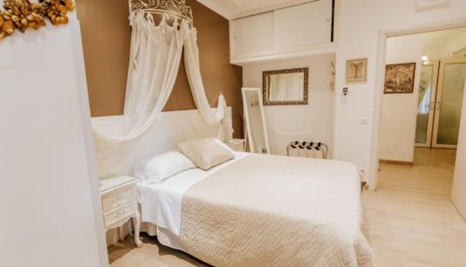 Info - Vatican Boutique inn