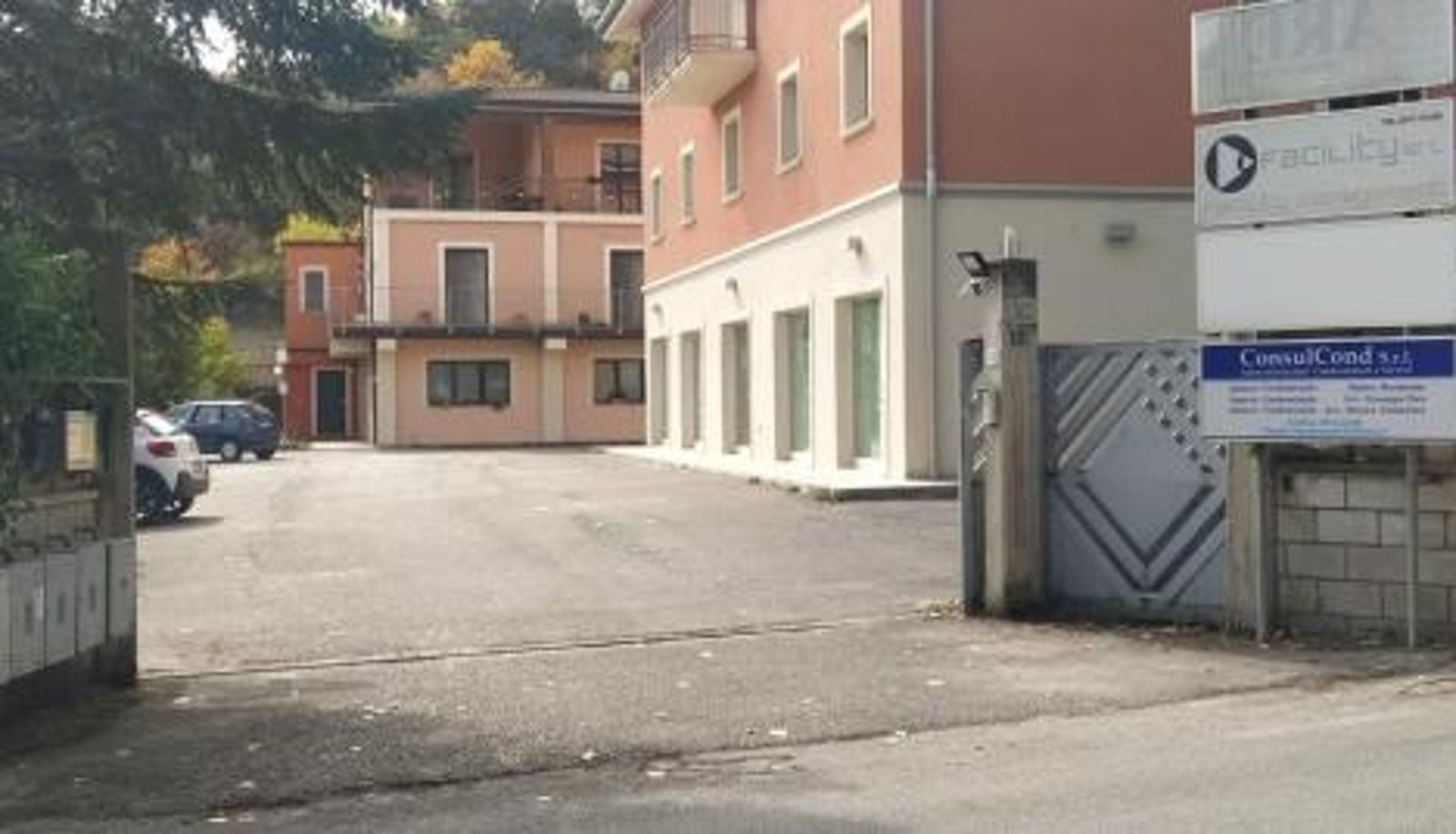 Area esterna dell'hotel - open
