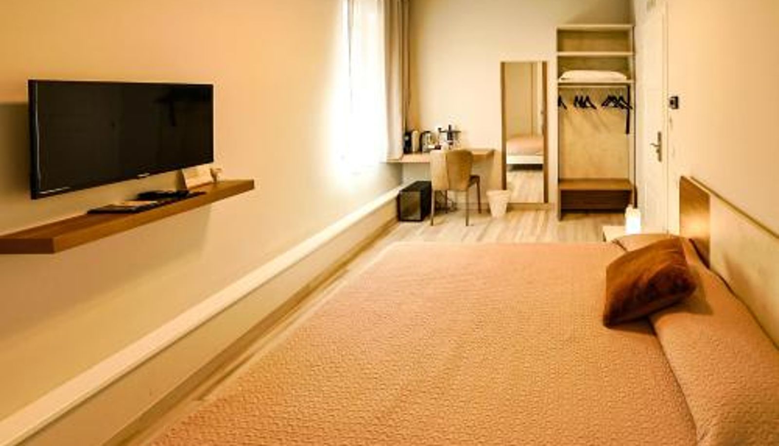Kamer - Le Suite